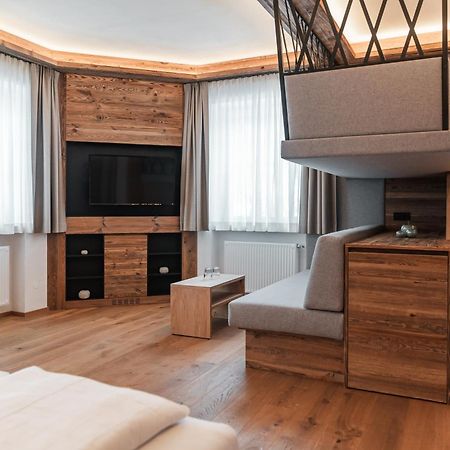 Hotel Villa Waldheim San Candido Dış mekan fotoğraf