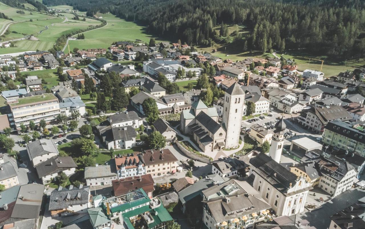 Hotel Villa Waldheim San Candido Dış mekan fotoğraf