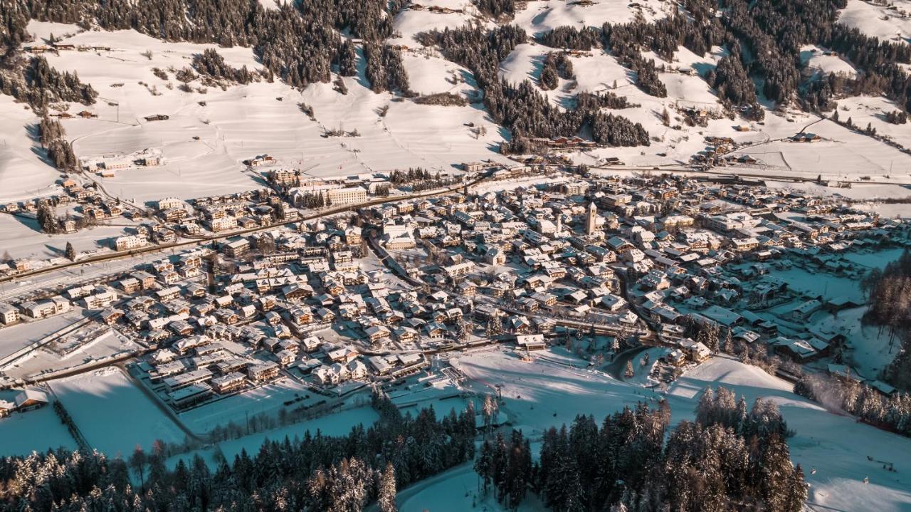 Hotel Villa Waldheim San Candido Dış mekan fotoğraf