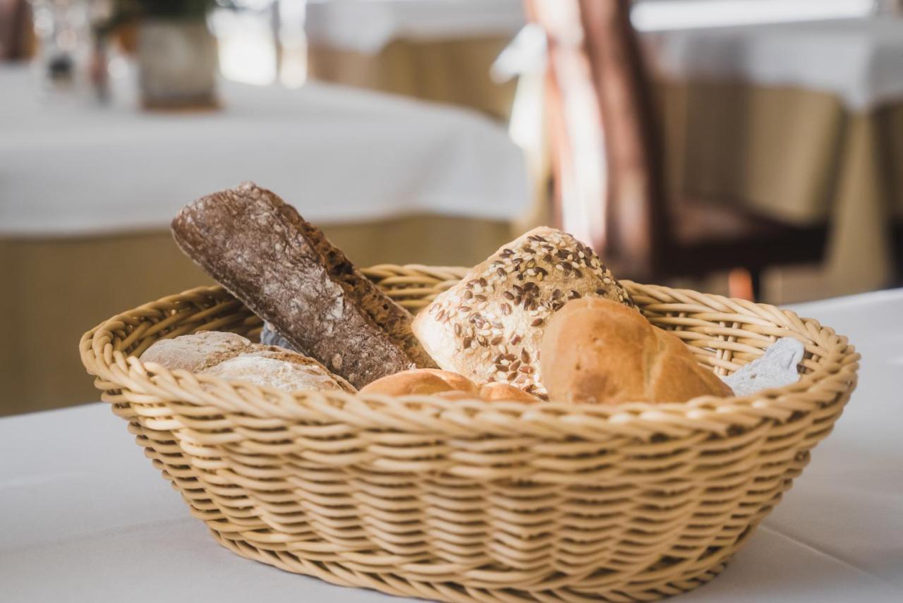 Hotel Villa Waldheim San Candido Dış mekan fotoğraf