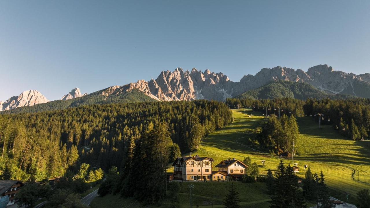 Hotel Villa Waldheim San Candido Dış mekan fotoğraf