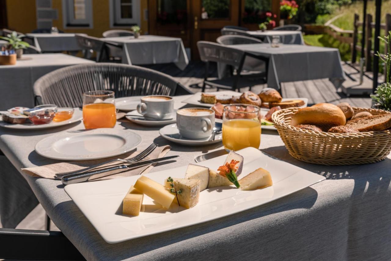 Hotel Villa Waldheim San Candido Dış mekan fotoğraf