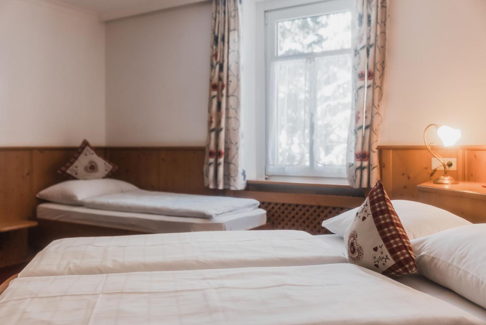 Hotel Villa Waldheim San Candido Oda fotoğraf