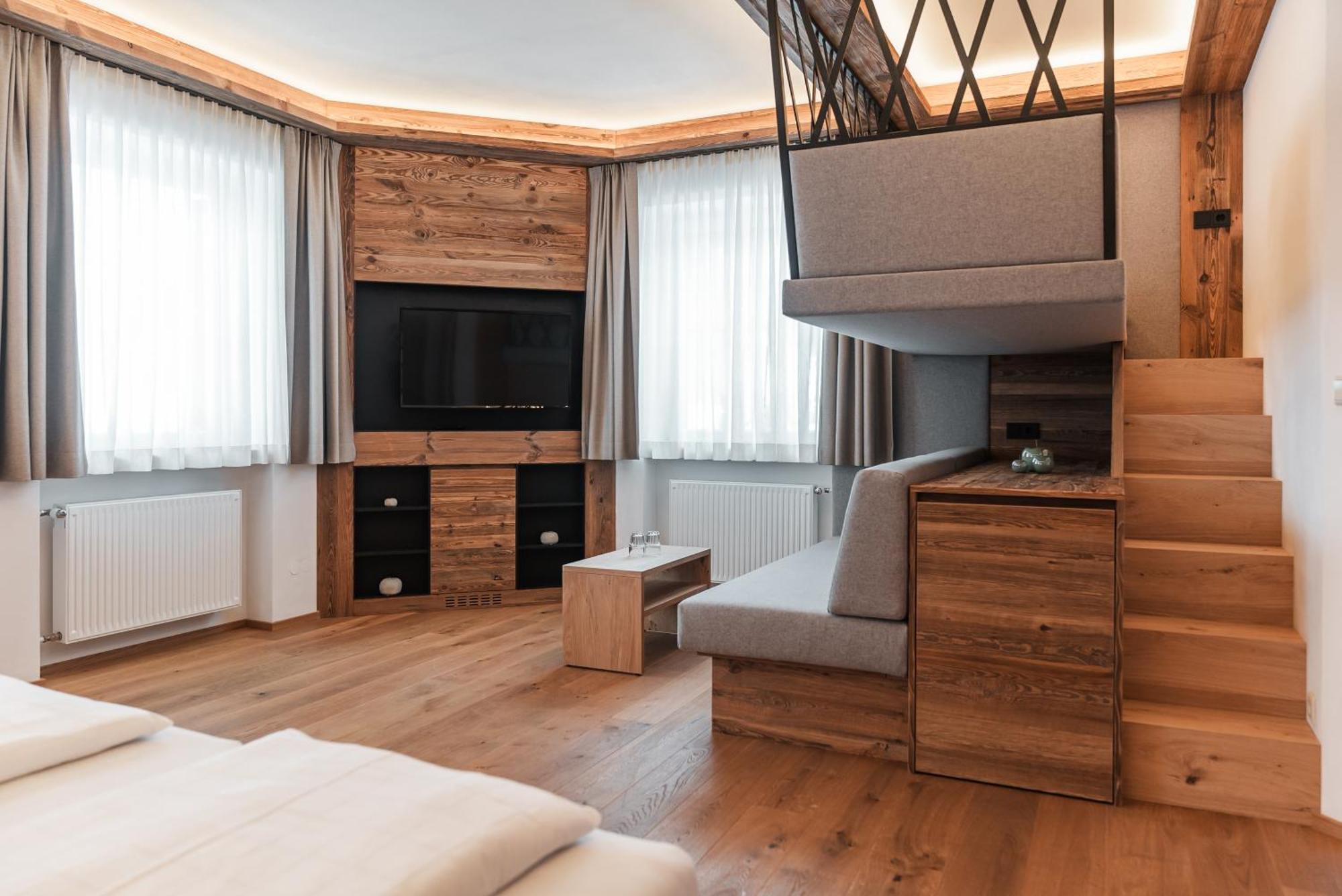 Hotel Villa Waldheim San Candido Dış mekan fotoğraf