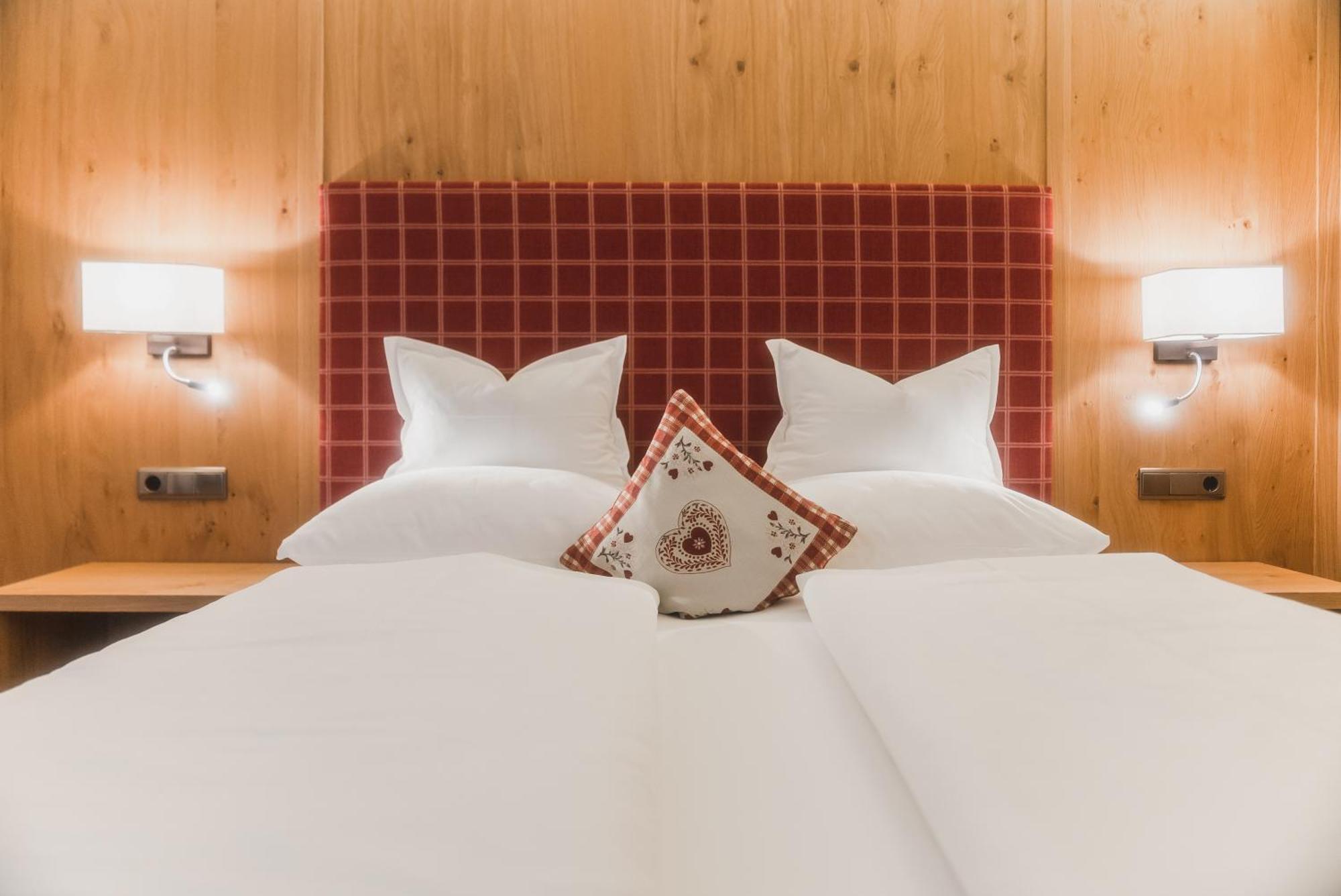 Hotel Villa Waldheim San Candido Dış mekan fotoğraf